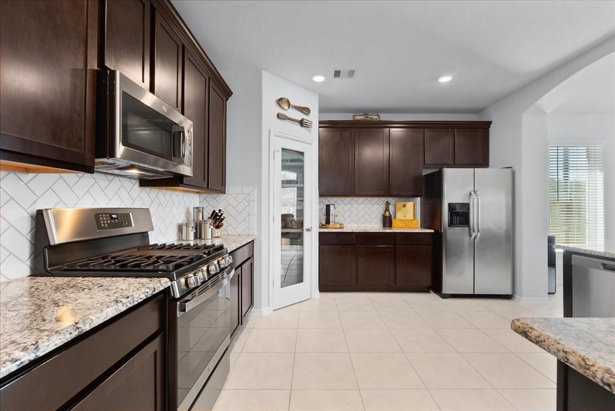 Residential Lease in Pearland 3