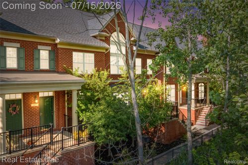 609 Village Ln, Milford, MI, 48381-5104 | Card Image