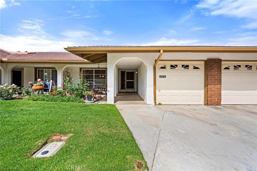 19309 Flowers Ct, Newhall, CA, 91321-1453 | Card Image