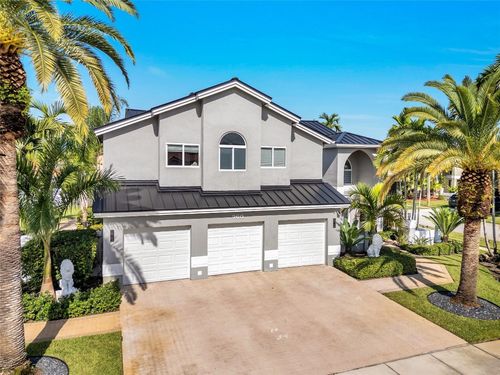 960 Nw 201st Ter, Pembroke Pines, FL, 33029-3443 | Card Image