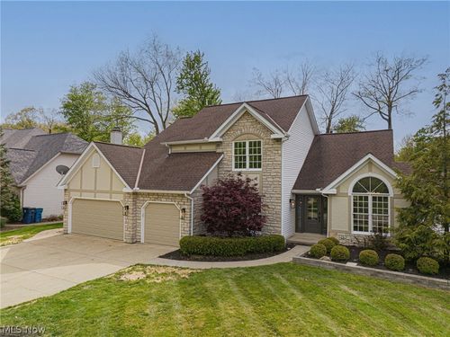 18964 Bears Paw Ln, Strongsville, OH, 44136-7470 | Card Image