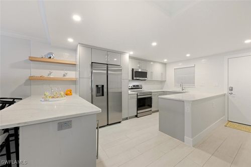 apt-103-900 8th Ave S, NAPLES, FL, 34102-6950 | Card Image