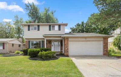 19466 Coventry Drive, Home with 3 bedrooms, 2 bathrooms and null parking in Riverview MI | Image 1