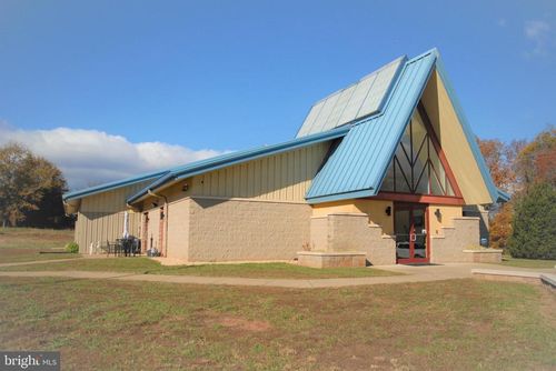 13318 Airpark Dr, ELKWOOD, VA, 22718-1760 | Card Image