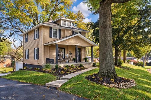 814 Thomas Cir Ne, Massillon, OH, 44646-4979 | Card Image