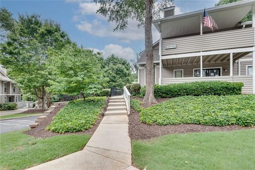 1004 Wynnes Ridge Cir Se, Marietta, GA, 30067-8451 | Card Image