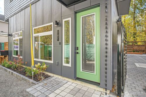 a-11831 59th Ave S, Seattle, WA, 98178-2953 | Card Image
