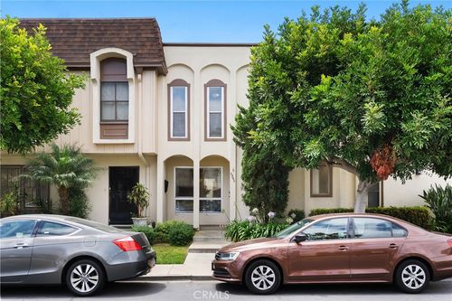 9846 Villa Pacific Dr, Huntington Beach, CA, 92646-7571 | Card Image