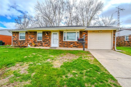 2015 Pennsylvania Dr, Xenia, OH, 45385-4539 | Card Image