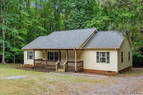 28 Oak Run, Clarksville, VA, 23927-3631 | Card Image