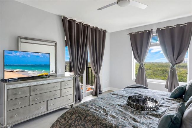 Primary bedroom with gorgeous views | Image 16