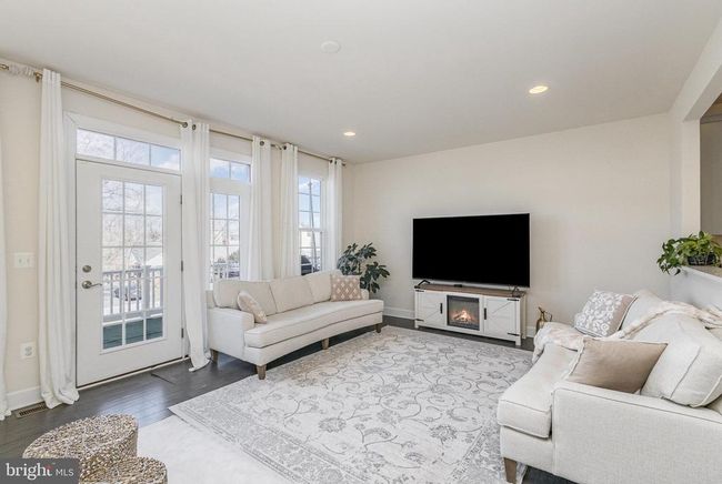 10537 Hinton Way, Townhouse with 4 bedrooms, 4 bathrooms and null parking in MANASSAS VA | Image 7