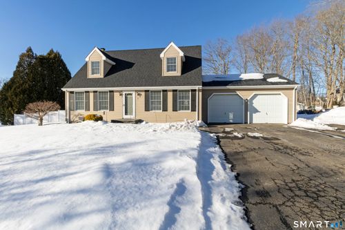 2 Dogwood Dr, East Hampton, CT, 06424-1612 | Card Image