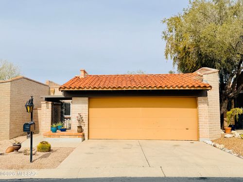 8449 N Via Tioga, Tucson, AZ, 85704-6527 | Card Image