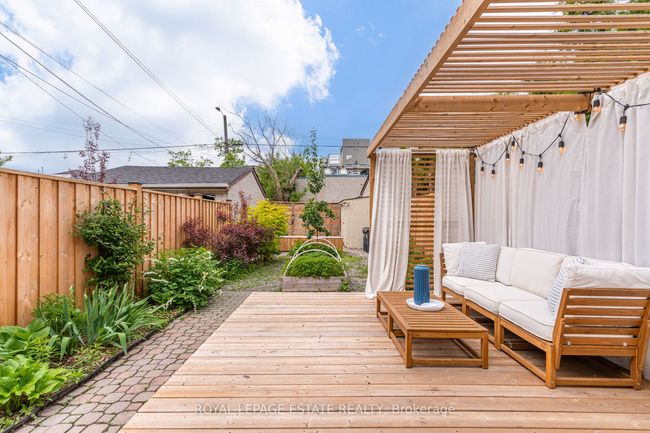118 Mulock Ave, House attached with 3 bedrooms, 2 bathrooms and 1 parking in Toronto ON | Image 37
