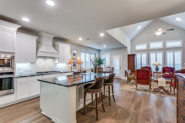 9724 Mountain Laurel Trl, House other with 4 bedrooms, 4 bathrooms and null parking in Crowley TX | Image 7