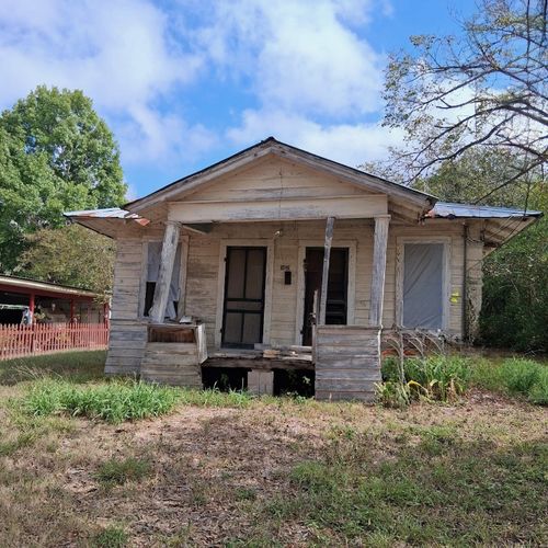 1420 N Hamilton St, Gonzales, TX, 78629-2314 | Card Image