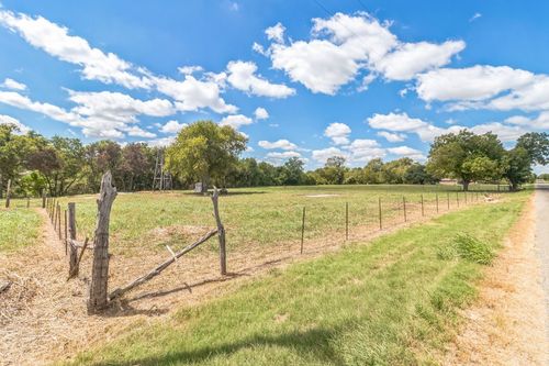 1900 County Road 330, Granger, TX, 76530-5511 | Card Image