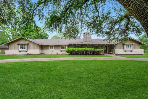 36602 Hondo Rd, Wallis, TX, 77485-8711 | Card Image