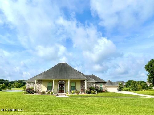 183 Shore Crest Cir, Carriere, MS, 39426-7647 | Card Image