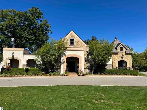 4855 Prestwick Ct, Williamsburg, MI, 49690-8661 | Card Image