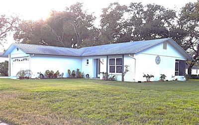 10621 Green Meadow Lane, House other with 2 bedrooms, 2 bathrooms and null parking in PORT RICHEY FL | Image 2