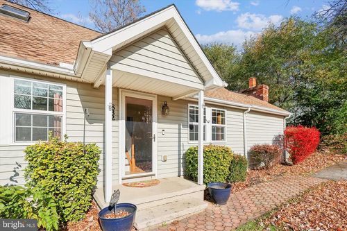 832 Clifton Ave, ARNOLD, MD, 21012-1425 | Card Image