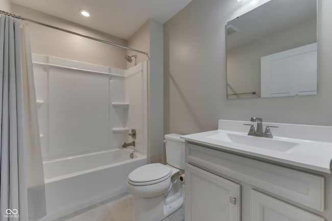 Hall Bathroom has Shower/Tub combo and Quartz counters | Image 31