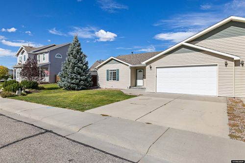 1620 Falcon Crest Blvd, Casper, WY, 82601-5170 | Card Image