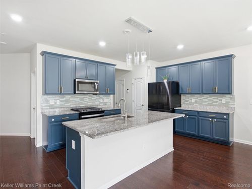 4782 Broomfield Way, Lake Orion, MI, 48359-1956 | Card Image