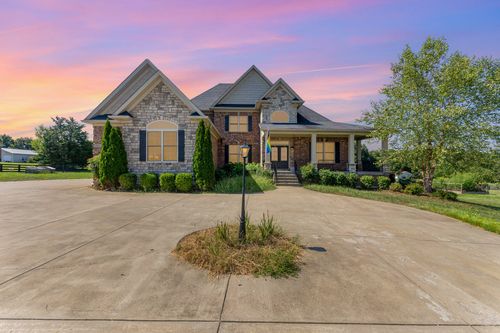 10211 Saddle Pointe Drive, Louisville, KY, 40291 | Card Image