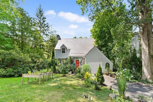 5 Coralyn Rd, Scarsdale, NY, 10583-7403 | Card Image