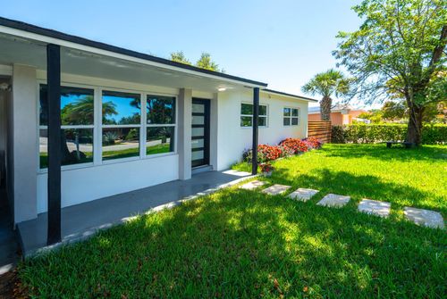 623 Evergreen Dr, Lake Park, FL, 33403-3207 | Card Image