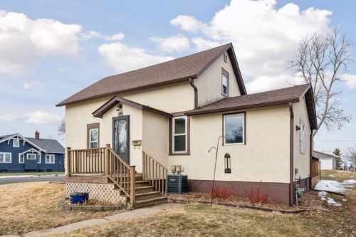 500 E 1st St, Waconia, MN, 55387-1601 | Card Image