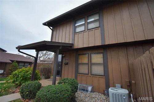 1103 Hampton Ct, Belleville, IL, 62223-2708 | Card Image