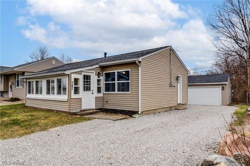 387 Harcourt Rd, Vermilion, OH, 44089-2249 | Card Image