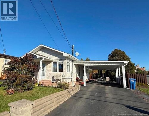 129 34e Ave, Edmundston, NB, E3V2T4 | Card Image