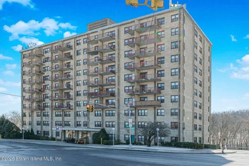 4j-1000 Clove Road, Staten Island, NY, 10301 | Card Image