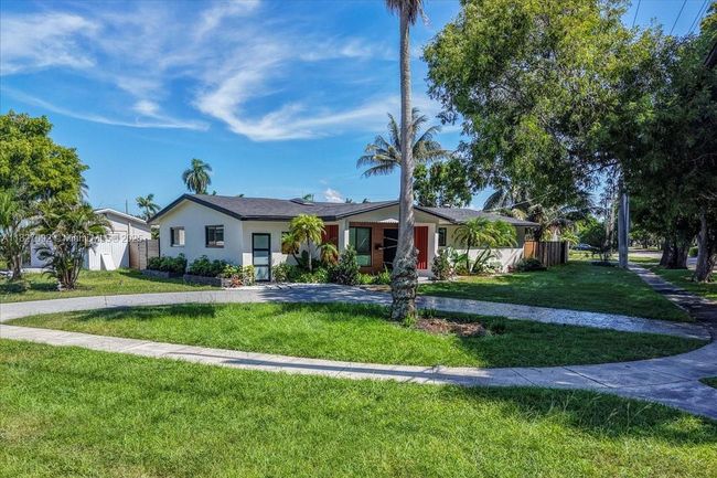5890 Sw 13 Th St, House other with 4 bedrooms, 3 bathrooms and null parking in Plantation FL | Image 45