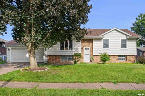 5713 Taylor Street, Davenport, IA, 52806 | Card Image