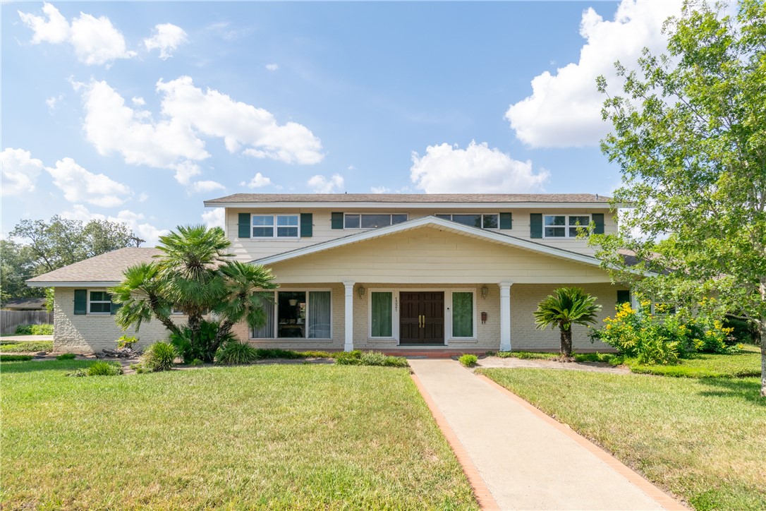Southwood St, Alice, TX 78332