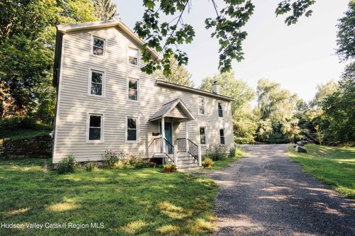2 Locust St, Chatham, NY, 12037-1026 | Card Image