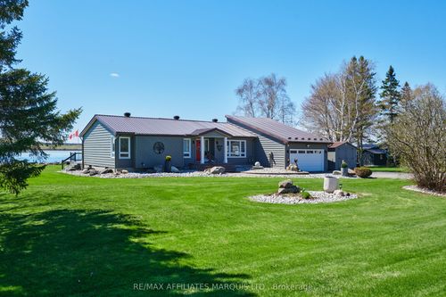 11728 Lakeshore Dr, Morrisburg, ON, K0C1X0 | Card Image
