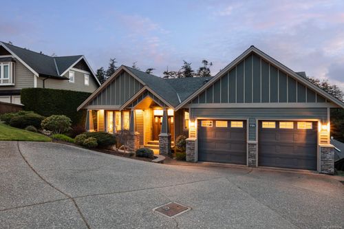 724 Bossi Pl, Victoria, BC, V8Y0A1 | Card Image