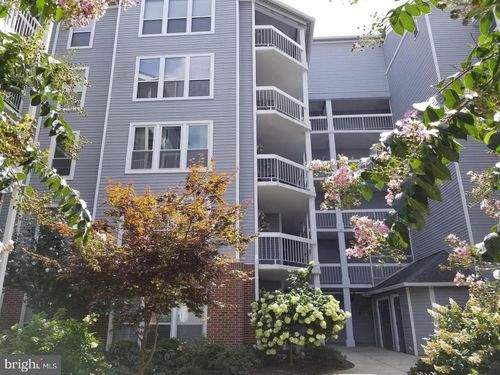 3-b12-3178 Summit Square Dr, OAKTON, VA, 22124-2879 | Card Image