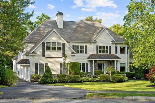 9 Park Grove Ln, Shrewsbury, MA, 01545-5051 | Card Image