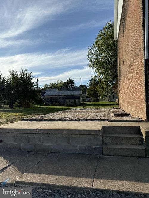 212 N Front St, LIVERPOOL, PA, 17045-9190 | Card Image