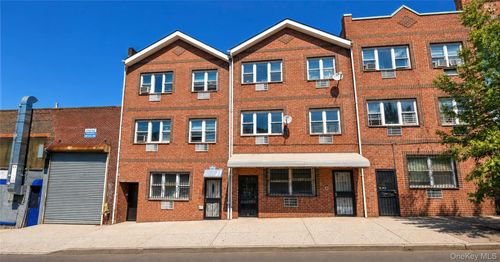 453 E 181 Street, New York, NY, 10457 | Card Image