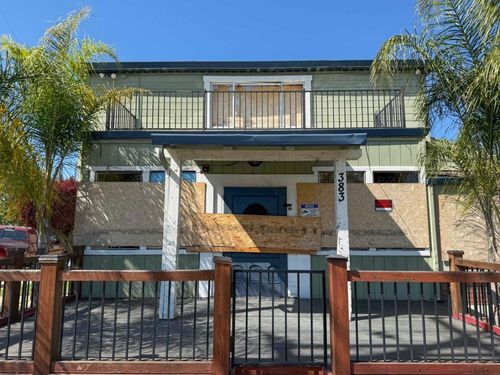 383 1st St, Gilroy, CA, 95020-5028 | Card Image
