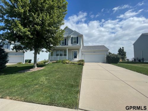 2415 Lakewood Dr, Papillion, NE, 68046-8083 | Card Image